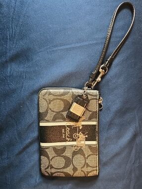 Coach Gray/black/ Sliver Signature Wristlet Coach Tag